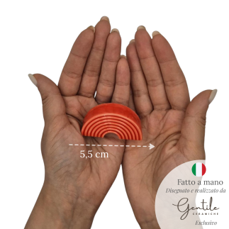 Arcobaleno Rosso Corallo in Ceramica con Calamita (5,5cm)