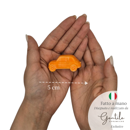 Macchinina 500 Arancione Brillante in Ceramica con Calamita (5cm)