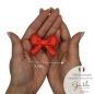Fiocchetto Rosso Corallo in Ceramica con Calamita (5cm)