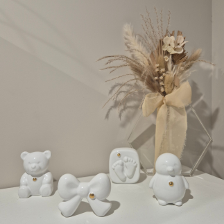 Angelo in ceramica bianco con oro | Bomboniera battesimo (8cm)